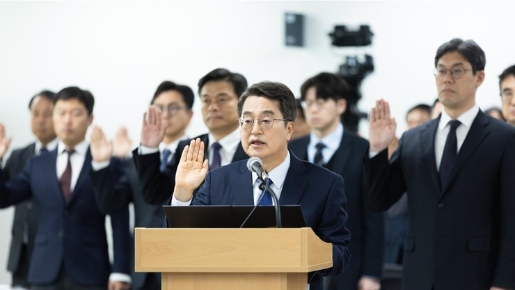[경기도 국감] "생색은 대통령이, 지방정부는 빚더미"
