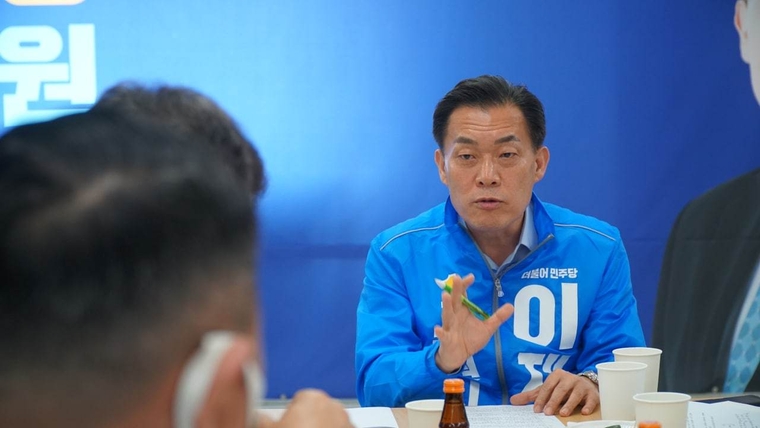 이재준 수원시장 후보는 17일 선거사무실에서 경기지역 대리운전 노동조합 수원지회와 간담회를 가졌다. <사진제공:이재준 후보 선거사무소>