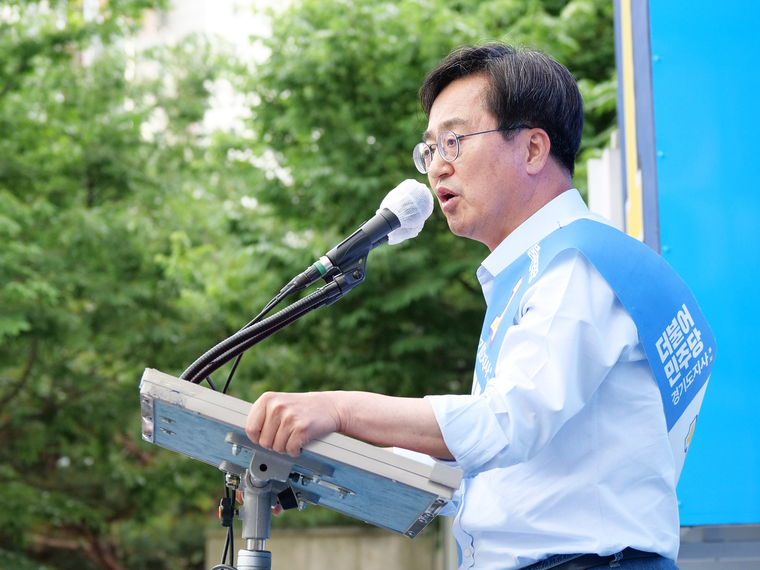 사진: 김동연 경기도지사 후보가 성남 유세현장에서 지지 호소하는 모습 (김동연후보 선거사무소 제공)
