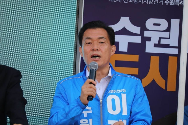 이재준 수원시장 후보가 31일 팔달구 일대에서 유세를 펼쳤다. 사진제공/더불어민주당 이재준 수원시장 후보 선거사무소)