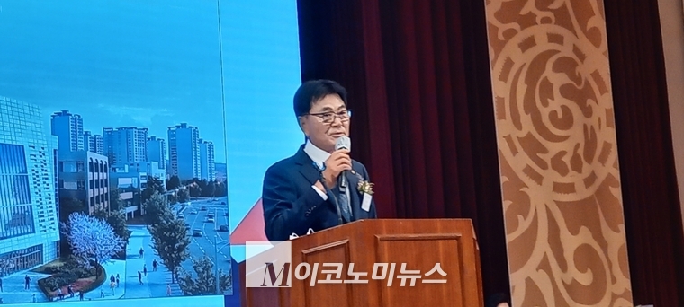 제22대 수원문화원장에 취임한 김봉식 신임 수원문화원장 사진/경인 안영찬 기자)