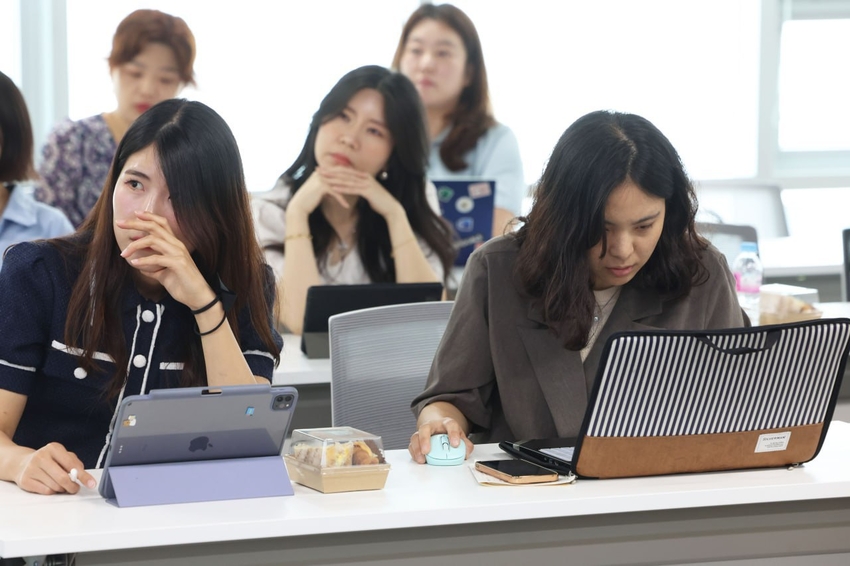 경기도교육청이 교육부의 디지털 기반 교육혁신 시범교육청으로 선정, 디지털 기반의 교수·학습 혁신에 나선다. / 사진 제공 : 경기도교육청 