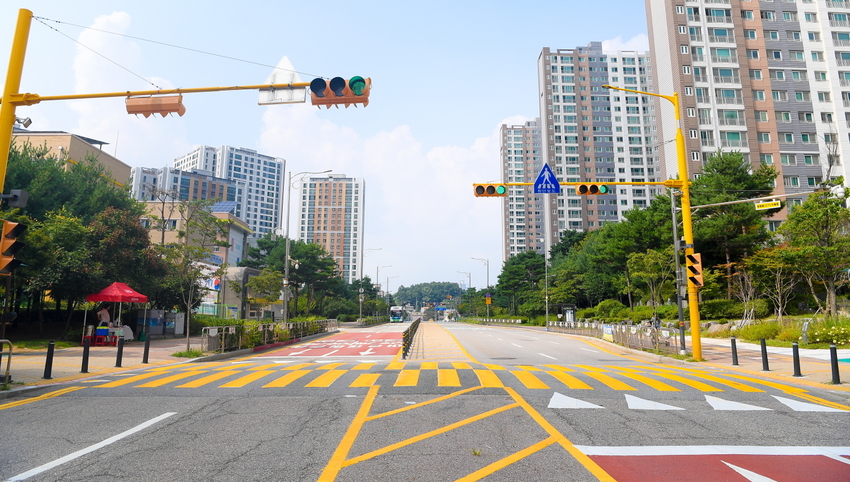 세미초 어린이보호구역 내 노란색 횡단보도. / 사진 제공 : 오산시청 