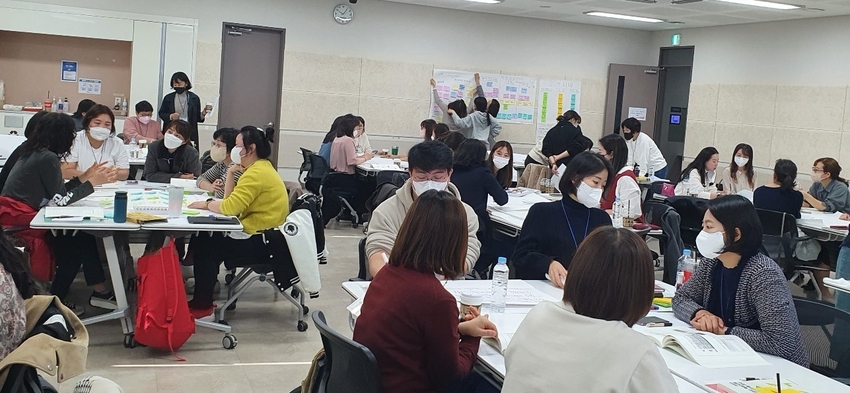 경기도교육청이 독서교육 협력수업 확대를 위한 역량 강화 연수, ‘늘품협연’을 오는 21일부터 9월 2일까지 운영한다. / 사진 제공 : 경기도교육청
