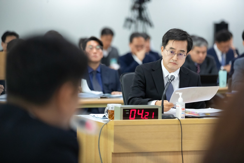 국토위 국감에서 답변하는 김동연 경기도지사 <경기도 제공>