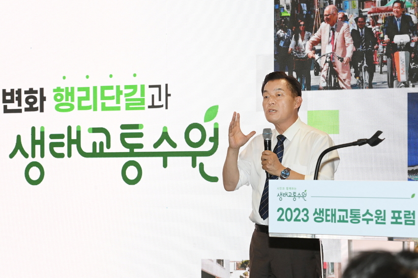이재준 수원특례시장이 특별연설을 하고 있다 <수원특례시 제공>
