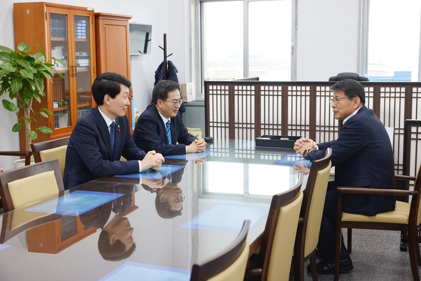 김동연 경기도지사와 서삼석 국회 예결위원장 <경기도 제공>