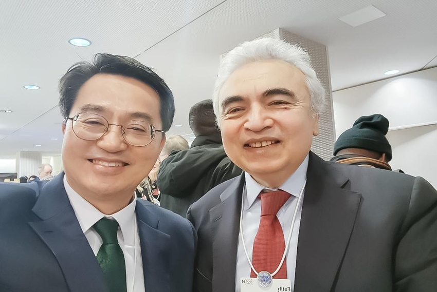18일 다보스에서 김동연 경기도지사가 파티 비롤 (Fatih Birol) IEA사무총장 면담을 면담했다 <경기도 제공>