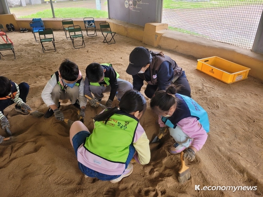 경기도박물관이 발굴체험교실 ‘선사인의 발명품’ 참가자를 선착순 모집한다 <경기문화재단 제공>