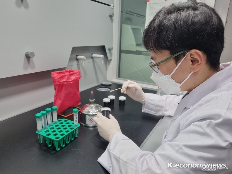 경기도가 최근 남부지역 양돈농가에서 돼지유행성설사(PED)가 잇따라 발생하고 있다며 28일 주의보를 발령했다. <경기도청 제공>
