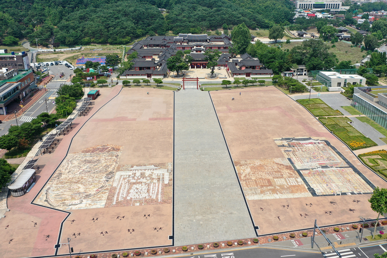 행궁광장과 화성행궁 모습 <수원시 제공>