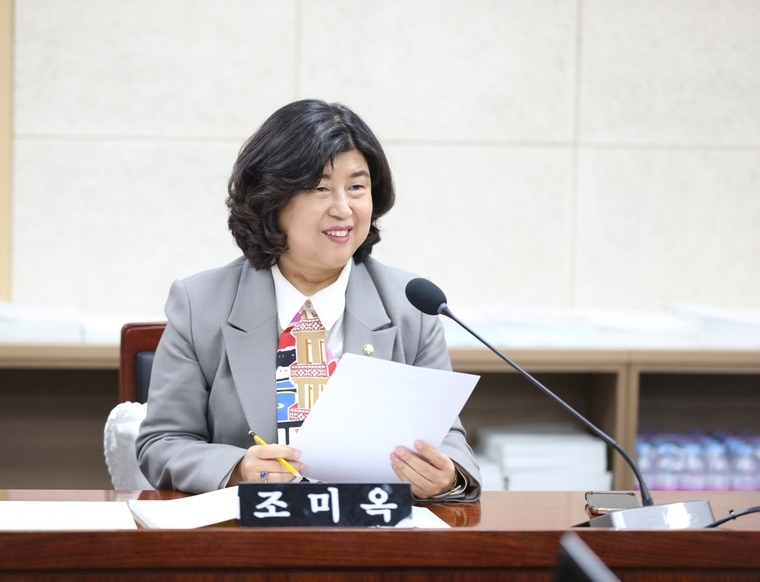 의정활동에 매진하고 있는 조미옥 의원 <조미옥의원 제공>